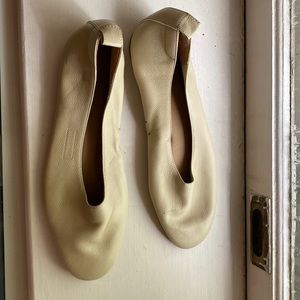 Everlane Day Glove EUC Cream Tan Flats Italy Leather